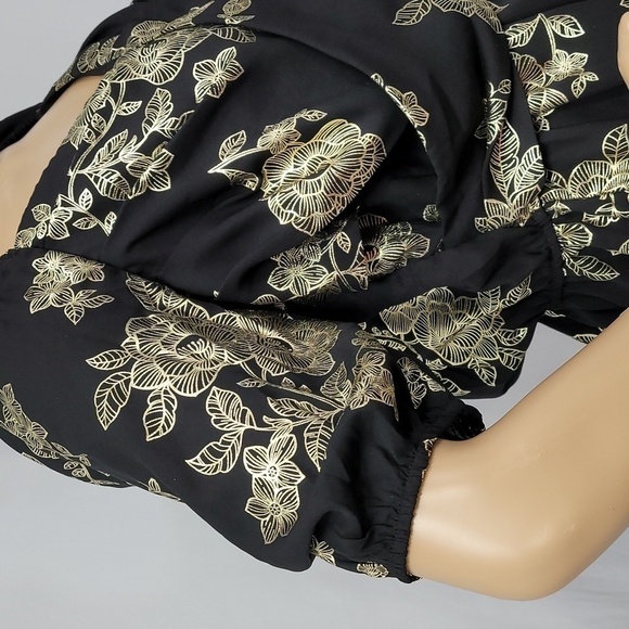 Eclair Black Gold Crepe Puff Sleeve Top - Picture 8 of 11